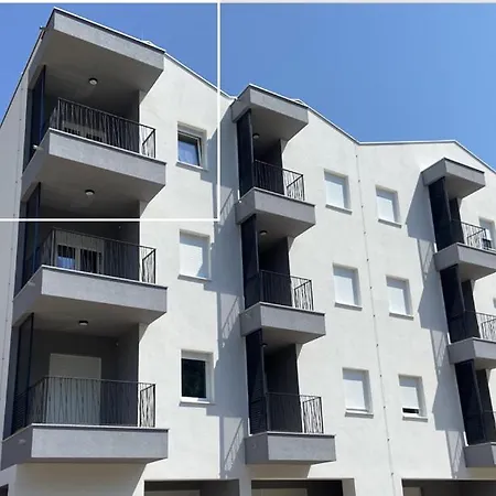 Apartmán Lena - New, At Seafront And With Access!!! *
