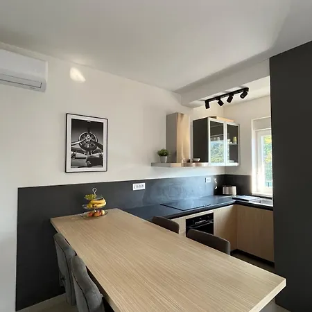 Apartmán Lena - New, At Seafront And With Access!!! Plomin