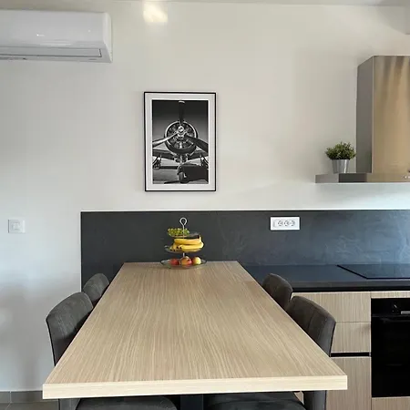 Lena - New, At Seafront And With Access!!! Apartman *